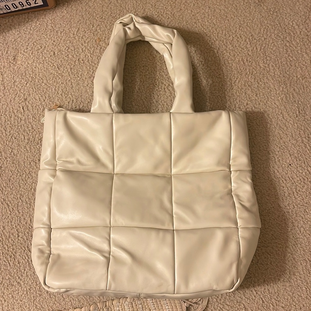Faux Leather Puffer Tote ❤️